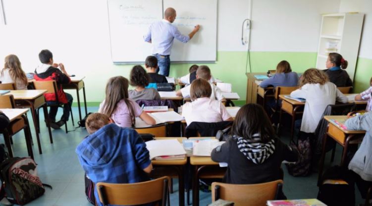 RENTRÉE SCOLAIRE : METTRE EN AVANT L’ÉGALITÉ ENTRE LES FILLES ET LES GARÇONS TOUT AUTANT QU’ENTRE LES MÈRES ET LES PÈRES